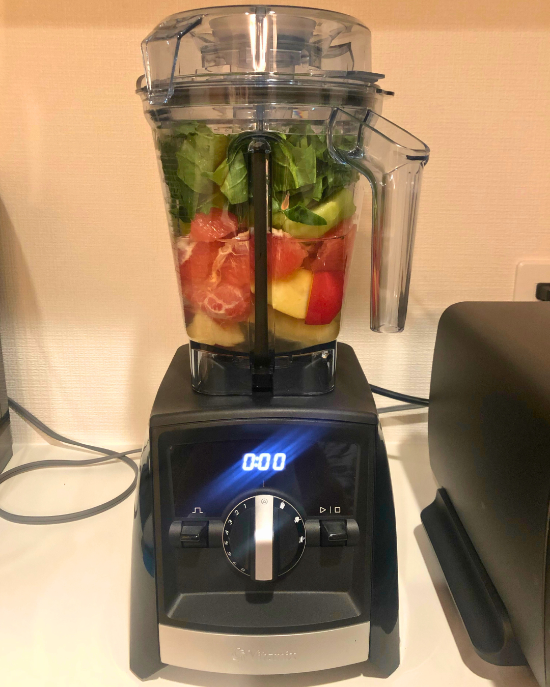 スープやスムージーも簡単に作れるキッチン家電ブレンダー